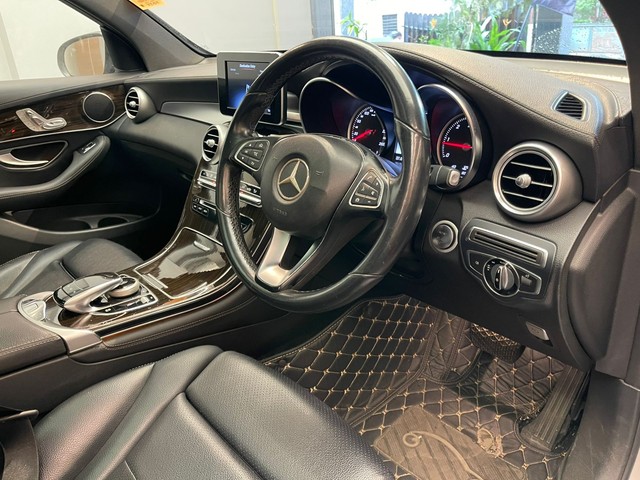 Second-hand 2016 Mercedes-Benz GLC 220d 4MATIC Style for sale in Mumbai-11