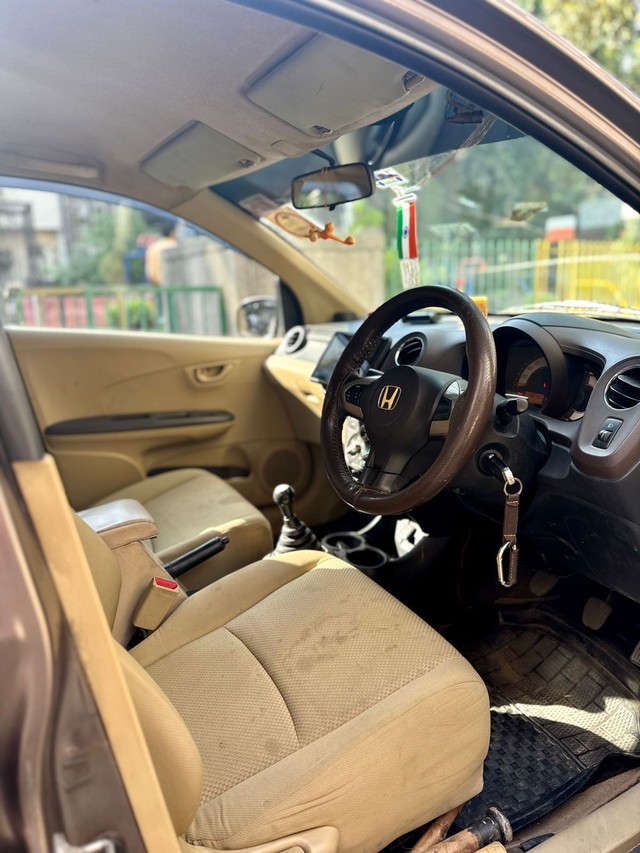 Second-hand 2012 Honda Brio S MT for sale in New Delhi-4