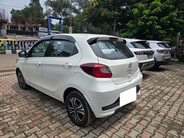 Second-hand 2023 Tata Tiago XT for sale in Lucknow-6