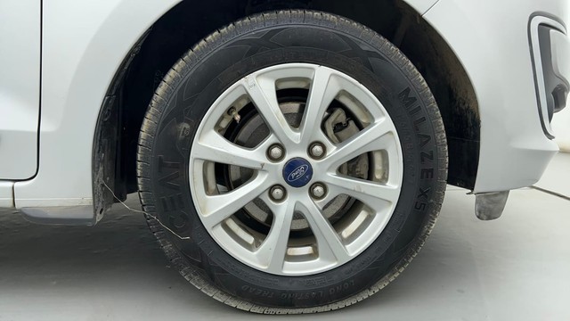 Second-hand 2019 Ford Figo Petrol Titanium for sale in Ahmedabad-17