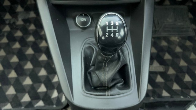 Second-hand 2019 Ford Figo Petrol Titanium for sale in Ahmedabad-12