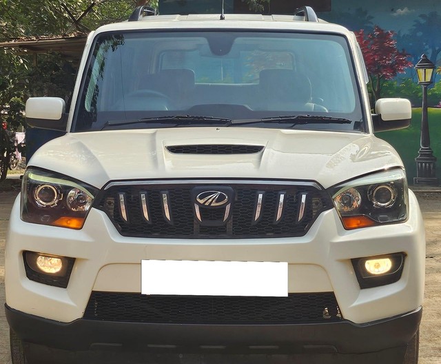 Second-hand 2016 Mahindra Scorpio S10 7 Seater 2WD for sale in Thane-4