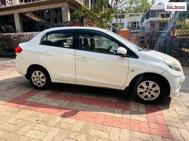 Second-hand 2015 Honda Amaze S Petrol for sale in Thrissur-2