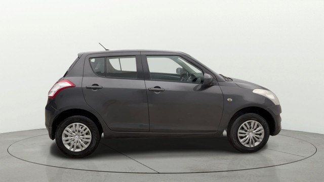 Second-hand 2016 Maruti Swift LXI Optional-O for sale in Noida-1