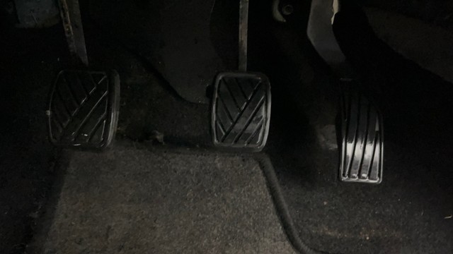 Second-hand 2016 Maruti Swift LXI Optional-O for sale in Noida-14