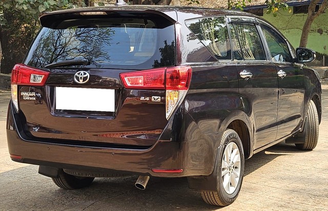 Second-hand 2018 Toyota Innova Crysta 2.4 VX MT 8S BSIV for sale in Thane-12