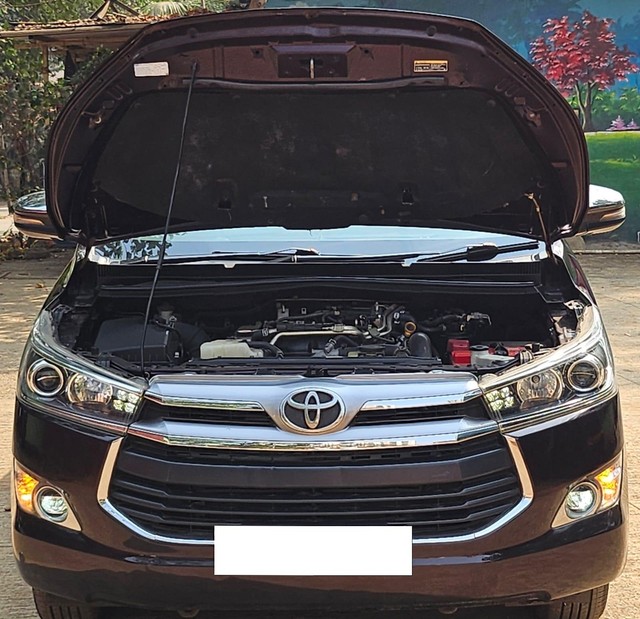 Second-hand 2018 Toyota Innova Crysta 2.4 VX MT 8S BSIV for sale in Thane-27