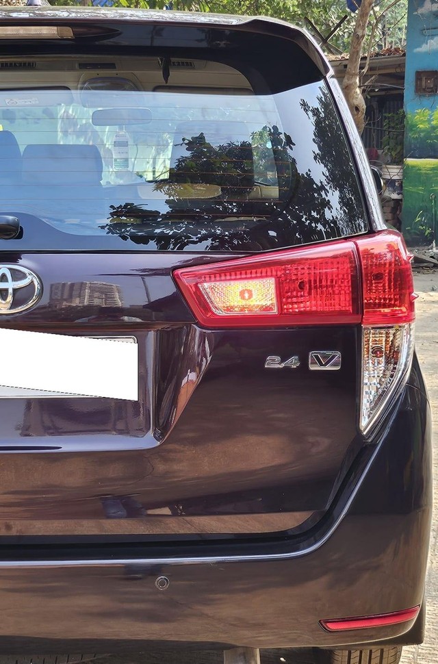 Second-hand 2018 Toyota Innova Crysta 2.4 VX MT 8S BSIV for sale in Thane-8