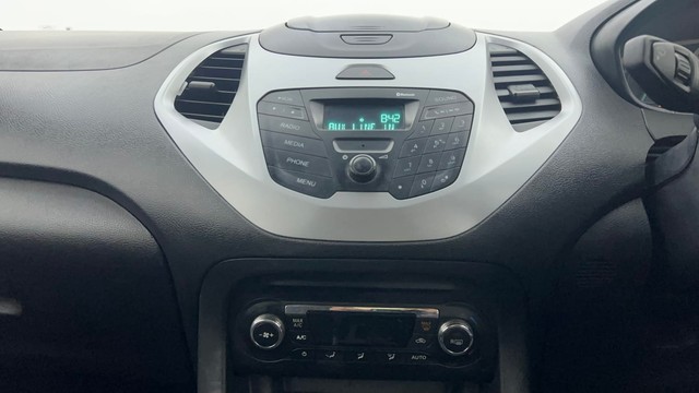 Second-hand 2015 Ford Figo Titanium AT 2019-2020 for sale in Chandigarh-33