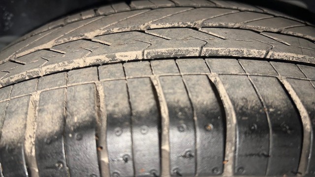 Second-hand 2015 Ford Figo Titanium AT 2019-2020 for sale in Chandigarh-36