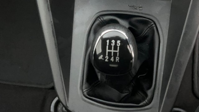 Second-hand 2015 Ford Figo Titanium AT 2019-2020 for sale in Chandigarh-12