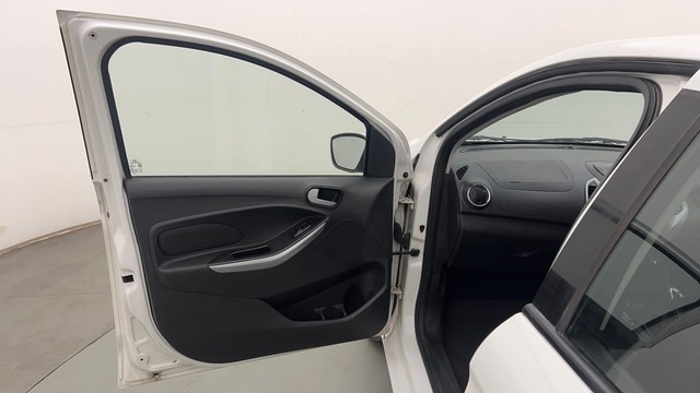 Second-hand 2015 Ford Figo Titanium AT 2019-2020 for sale in Chandigarh-29