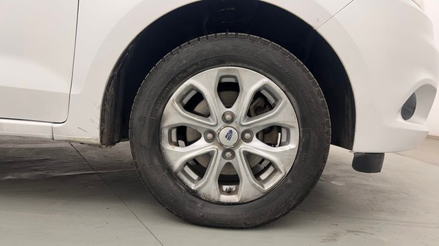 Second-hand 2015 Ford Figo Titanium AT 2019-2020 for sale in Chandigarh-17