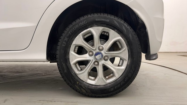 Second-hand 2015 Ford Figo Titanium AT 2019-2020 for sale in Chandigarh-19