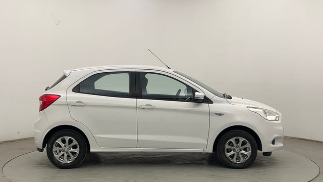 Second-hand 2015 Ford Figo Titanium AT 2019-2020 for sale in Chandigarh-2