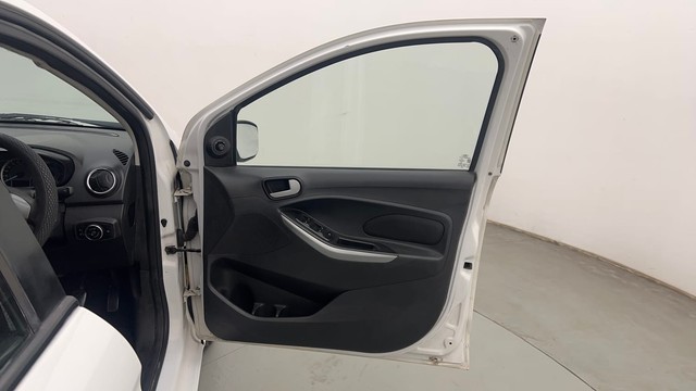 Second-hand 2015 Ford Figo Titanium AT 2019-2020 for sale in Chandigarh-16