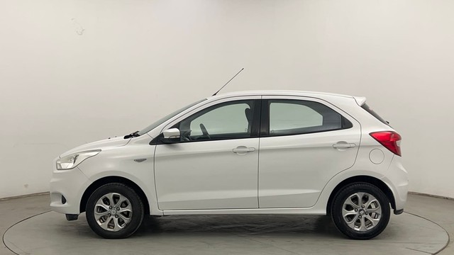 Second-hand 2015 Ford Figo Titanium AT 2019-2020 for sale in Chandigarh-6