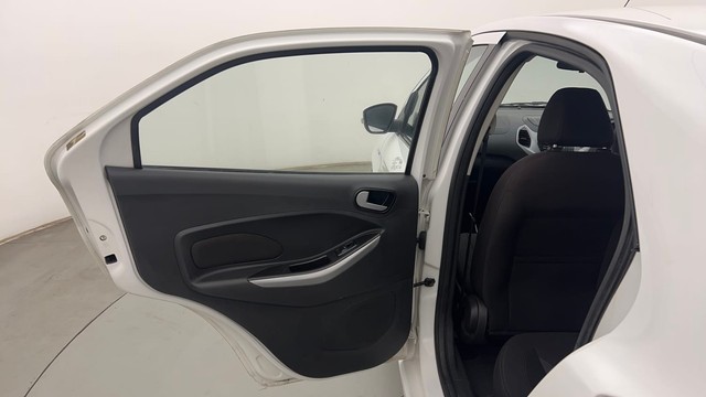 Second-hand 2015 Ford Figo Titanium AT 2019-2020 for sale in Chandigarh-31