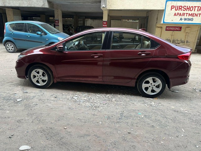 Second-hand 2017 Honda City i VTEC SV for sale in Surat-3