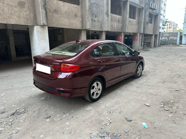 Second-hand 2017 Honda City i VTEC SV for sale in Surat-6