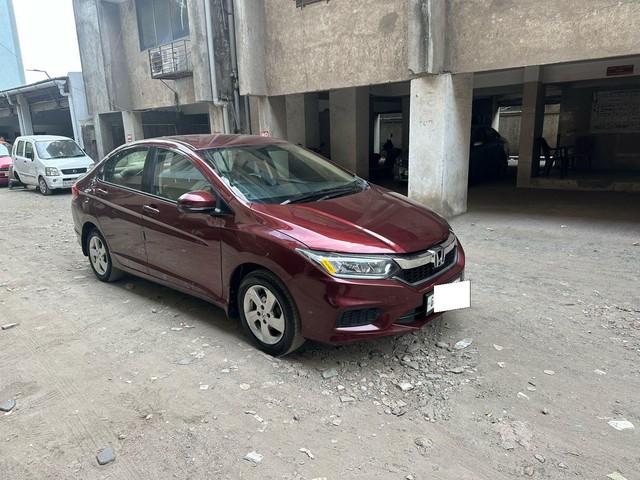Second-hand 2017 Honda City i VTEC SV for sale in Surat-5