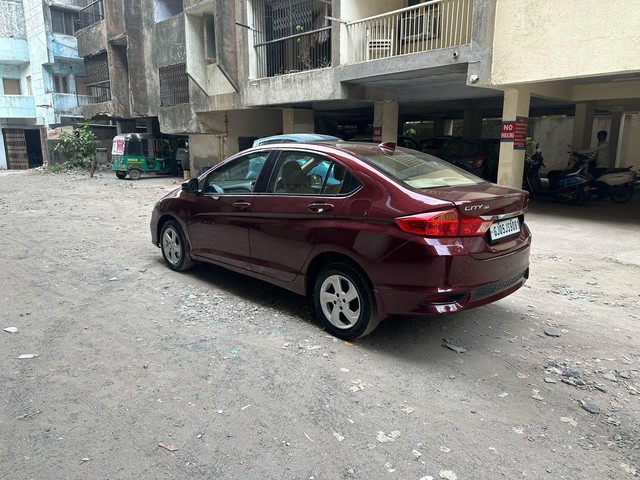 Second-hand 2017 Honda City i VTEC SV for sale in Surat-4
