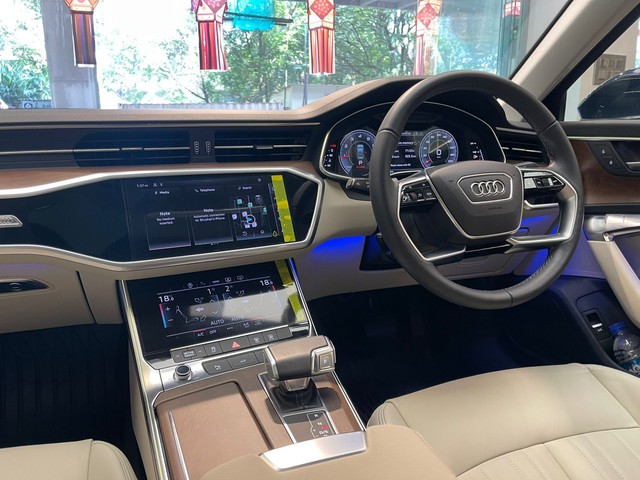 Second-hand 2024 Audi A6 45 TFSI Technology for sale in Mumbai-9
