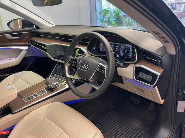 Second-hand 2024 Audi A6 45 TFSI Technology for sale in Mumbai-13