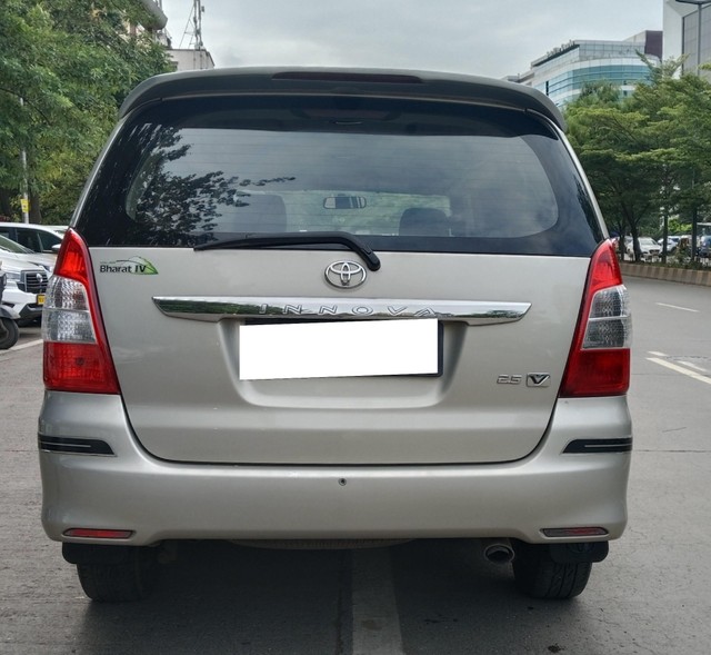 Second-hand 2013 Toyota Innova 2.5 VX (Diesel) 8 Seater for sale in Mumbai-2