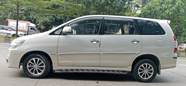 Second-hand 2013 Toyota Innova 2.5 VX (Diesel) 8 Seater for sale in Mumbai-3