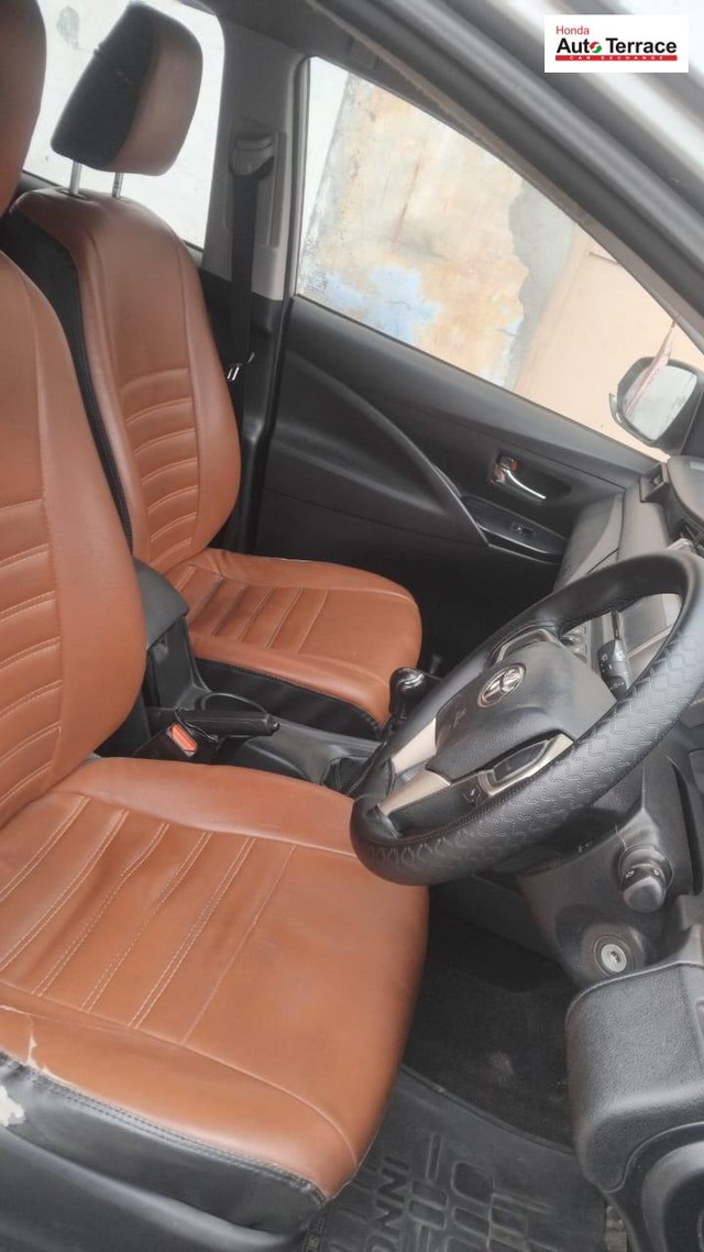 Second-hand 2017 Toyota Innova Crysta 2.4 G MT 8S BSIV for sale in Saharanpur (UP)-4