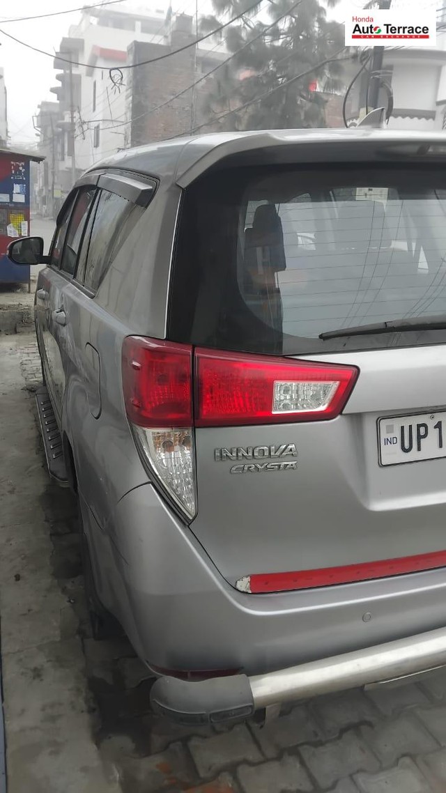 Second-hand 2017 Toyota Innova Crysta 2.4 G MT 8S BSIV for sale in Saharanpur (UP)-2
