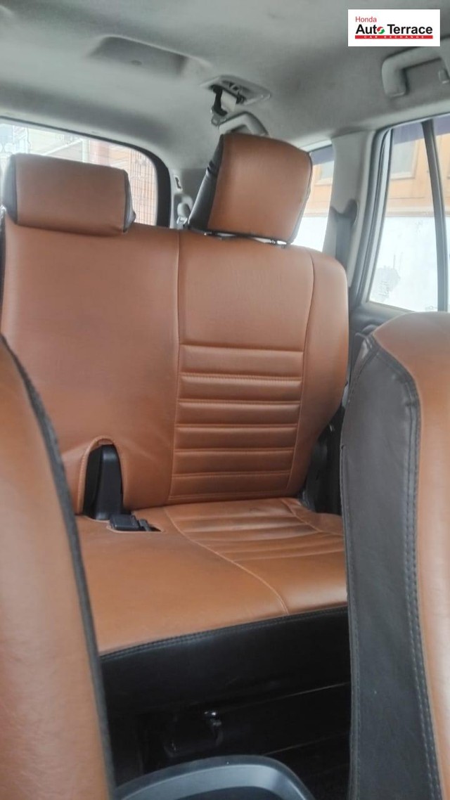 Second-hand 2017 Toyota Innova Crysta 2.4 G MT 8S BSIV for sale in Saharanpur (UP)-3