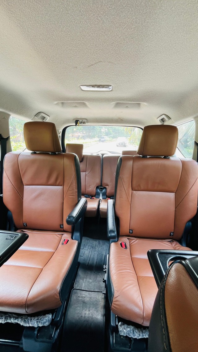 Second-hand 2016 Toyota Innova Crysta 2.8 ZX AT BSIV for sale in Mumbai-38