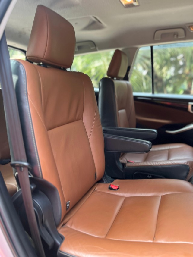 Second-hand 2016 Toyota Innova Crysta 2.8 ZX AT BSIV for sale in Mumbai-15