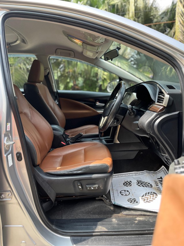 Second-hand 2016 Toyota Innova Crysta 2.8 ZX AT BSIV for sale in Mumbai-51