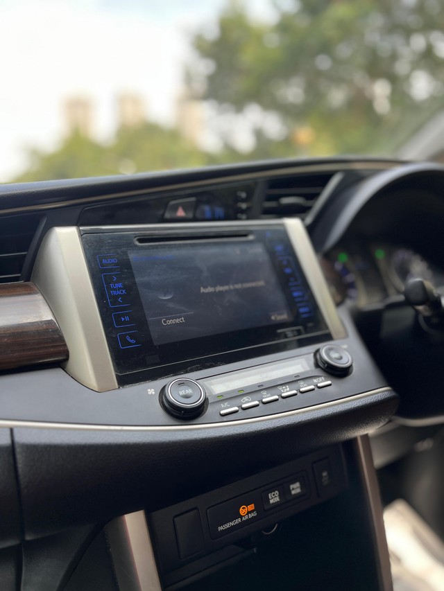 Second-hand 2016 Toyota Innova Crysta 2.8 ZX AT BSIV for sale in Mumbai-20