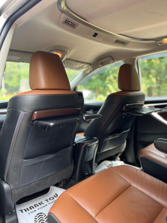 Second-hand 2016 Toyota Innova Crysta 2.8 ZX AT BSIV for sale in Mumbai-16