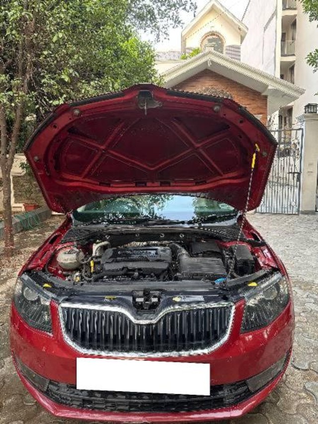 Second-hand 2017 Skoda Octavia 1.8 TSI AT L K for sale in Gurgaon-6
