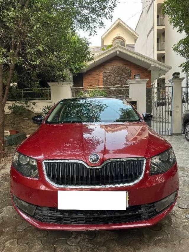 Second-hand 2017 Skoda Octavia 1.8 TSI AT L K for sale in Gurgaon-3