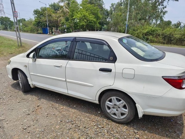 Second-hand 2007 Honda City EXi for sale in Surat-4