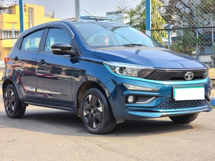 Second-hand 2023 Tata Tiago EV XZ Plus Tech LUX LR for sale in Kolkata