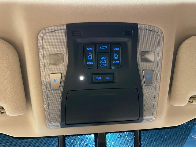 Second-hand 2023 Toyota Vellfire Executive Lounge BSVI for sale in Mumbai-22