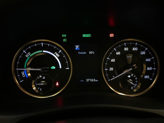 Second-hand 2023 Toyota Vellfire Executive Lounge BSVI for sale in Mumbai-17