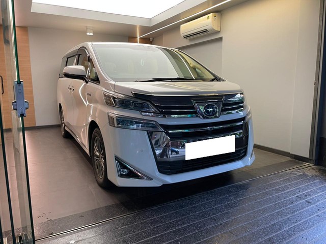 Second-hand 2023 Toyota Vellfire Executive Lounge BSVI for sale in Mumbai-1