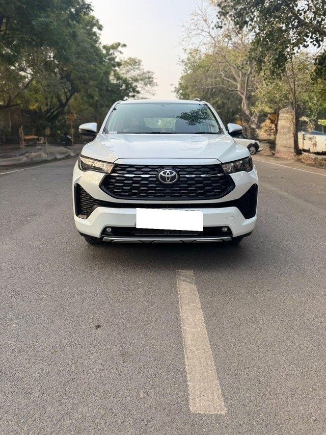 Second-hand 2024 Toyota Innova Hycross G 7STR for sale in New Delhi-5