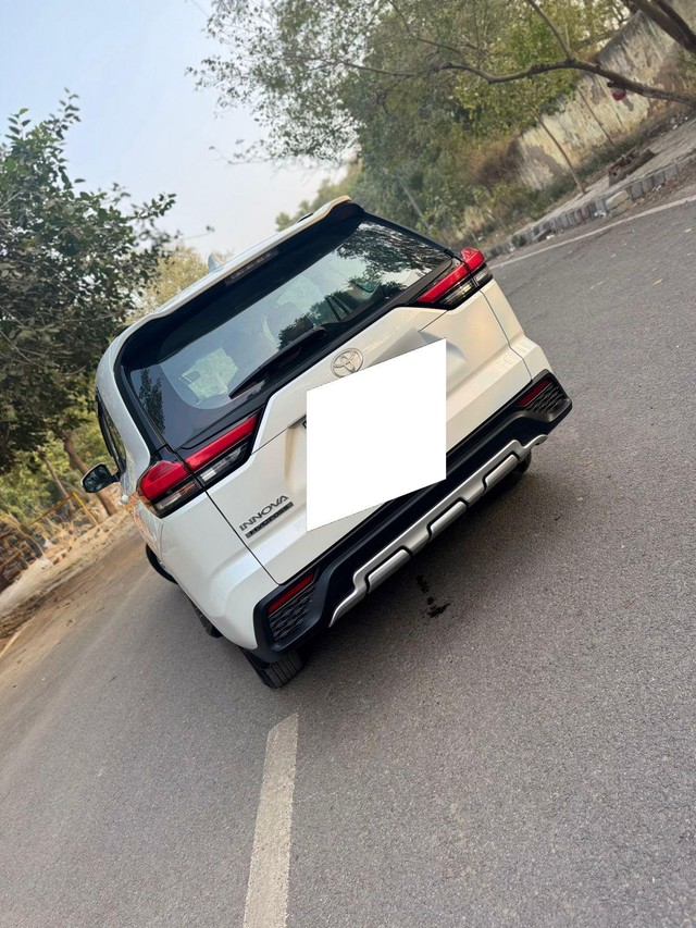 Second-hand 2024 Toyota Innova Hycross G 7STR for sale in New Delhi-9