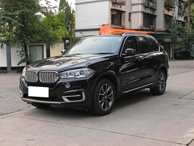 Second-hand 2017 BMW X5 xDrive 30d Design Pure Experience 5 Seater for sale in Mumbai-5