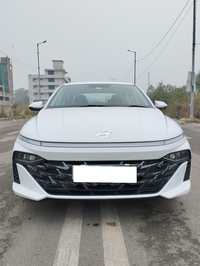 Second-hand 2023 Hyundai Verna SX IVT for sale in New Delhi-4