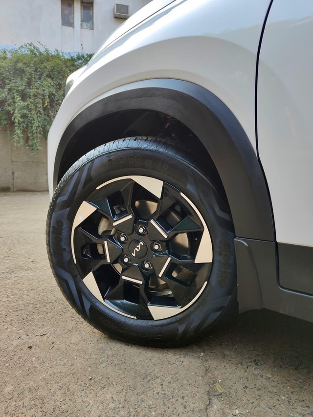 Second-hand 2024 Kia Sonet HTX Diesel AT for sale in New Delhi-4